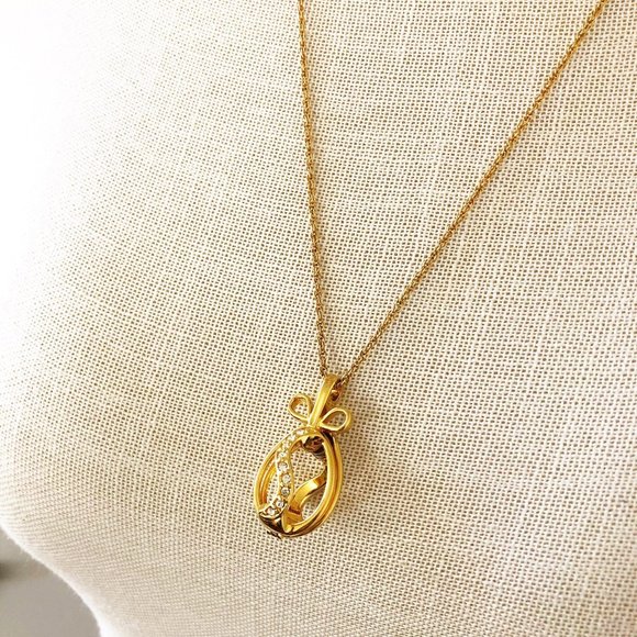 Joan Rivers Jewelry - Vintage Joan Rivers Gold Open Egg Necklace